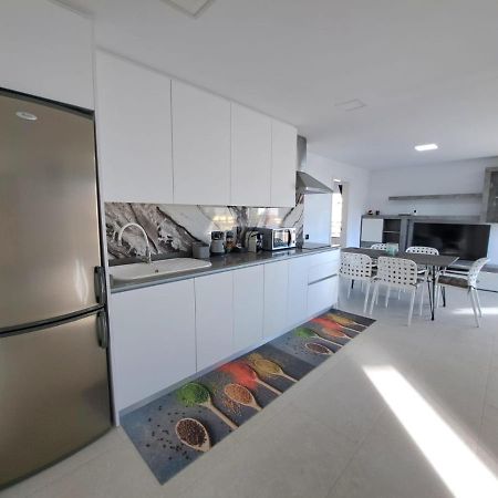 Newly Reformed 2 Bedroom Apartment In The Center Of Los Cristianos Los Cristianos  Buitenkant foto
