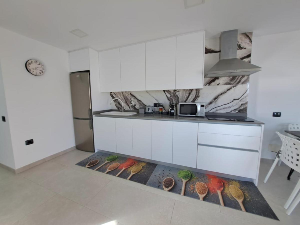 Newly Reformed 2 Bedroom Apartment In The Center Of Los Cristianos Los Cristianos  Buitenkant foto