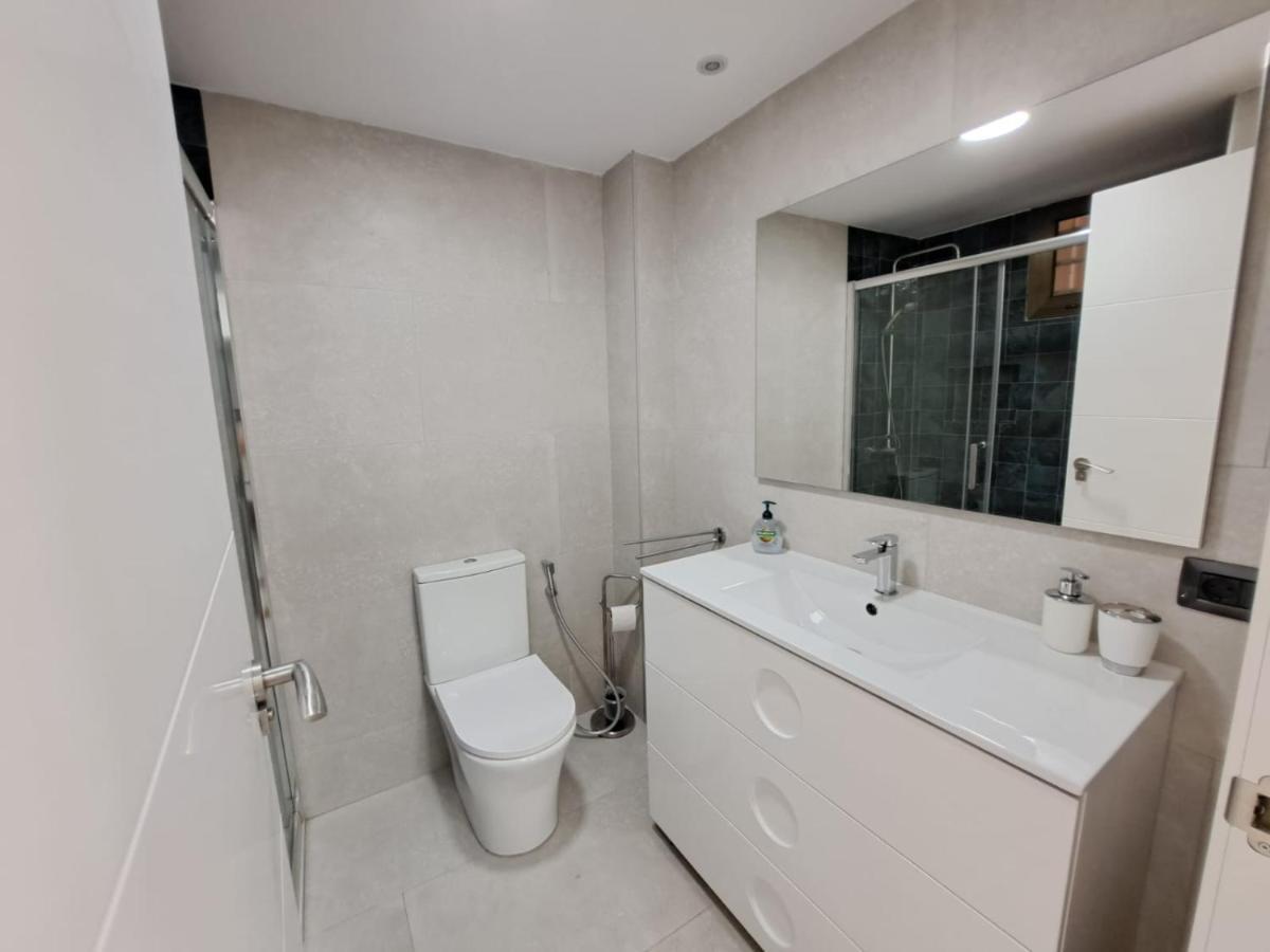 Newly Reformed 2 Bedroom Apartment In The Center Of Los Cristianos Los Cristianos  Buitenkant foto