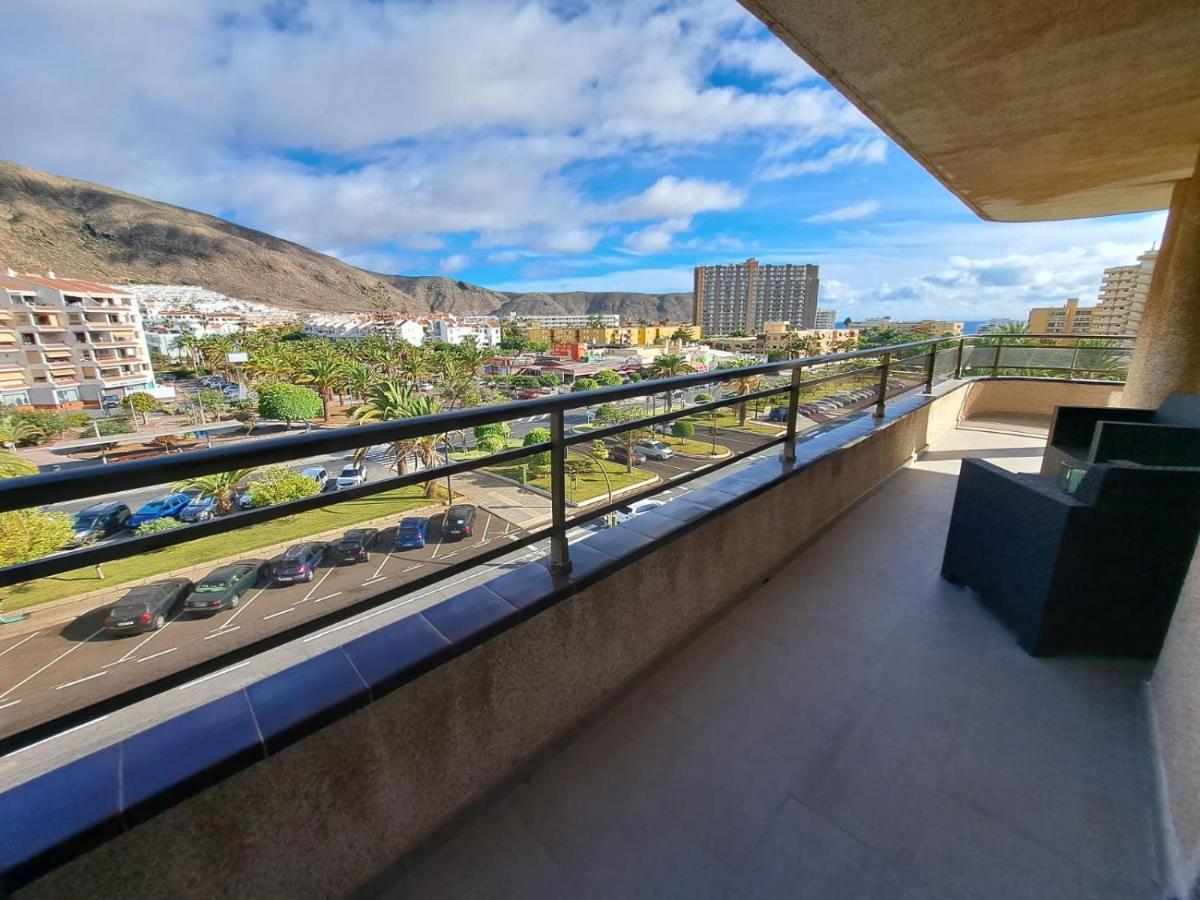 Newly Reformed 2 Bedroom Apartment In The Center Of Los Cristianos Los Cristianos  Buitenkant foto