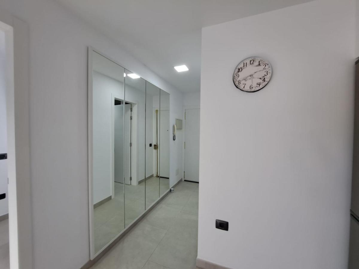 Newly Reformed 2 Bedroom Apartment In The Center Of Los Cristianos Los Cristianos  Buitenkant foto