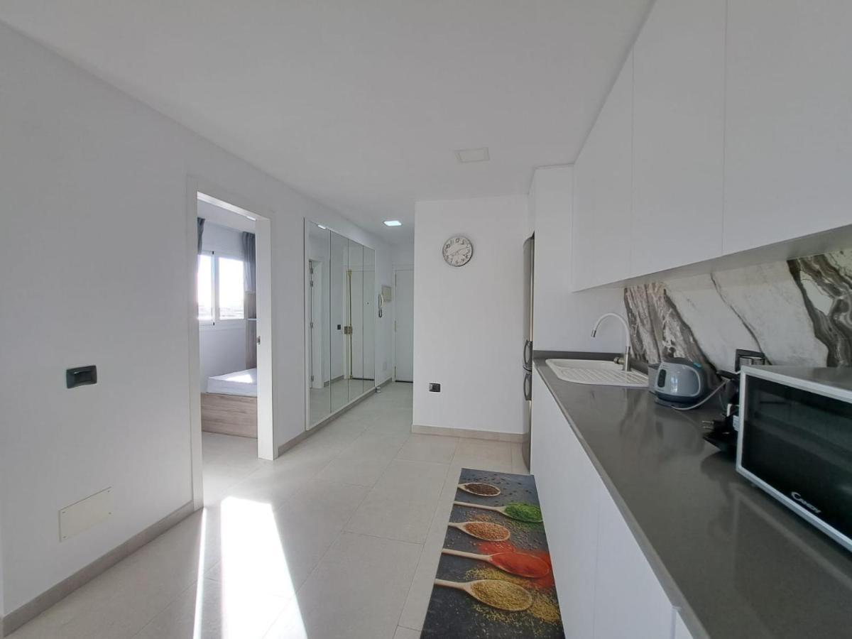Newly Reformed 2 Bedroom Apartment In The Center Of Los Cristianos Los Cristianos  Buitenkant foto