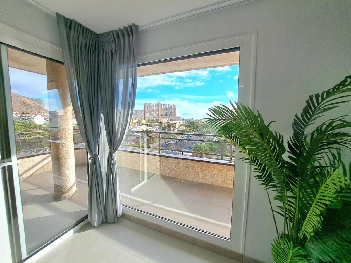 Newly Reformed 2 Bedroom Apartment In The Center Of Los Cristianos Los Cristianos  Buitenkant foto