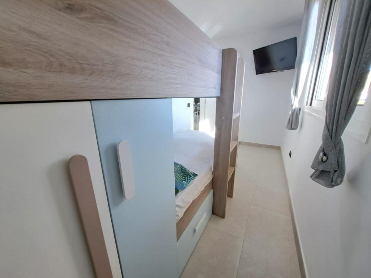 Newly Reformed 2 Bedroom Apartment In The Center Of Los Cristianos Los Cristianos  Buitenkant foto