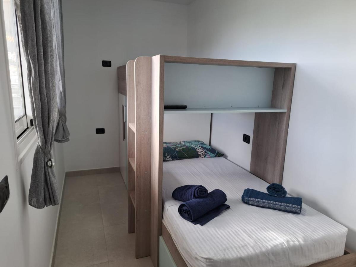 Newly Reformed 2 Bedroom Apartment In The Center Of Los Cristianos Los Cristianos  Buitenkant foto