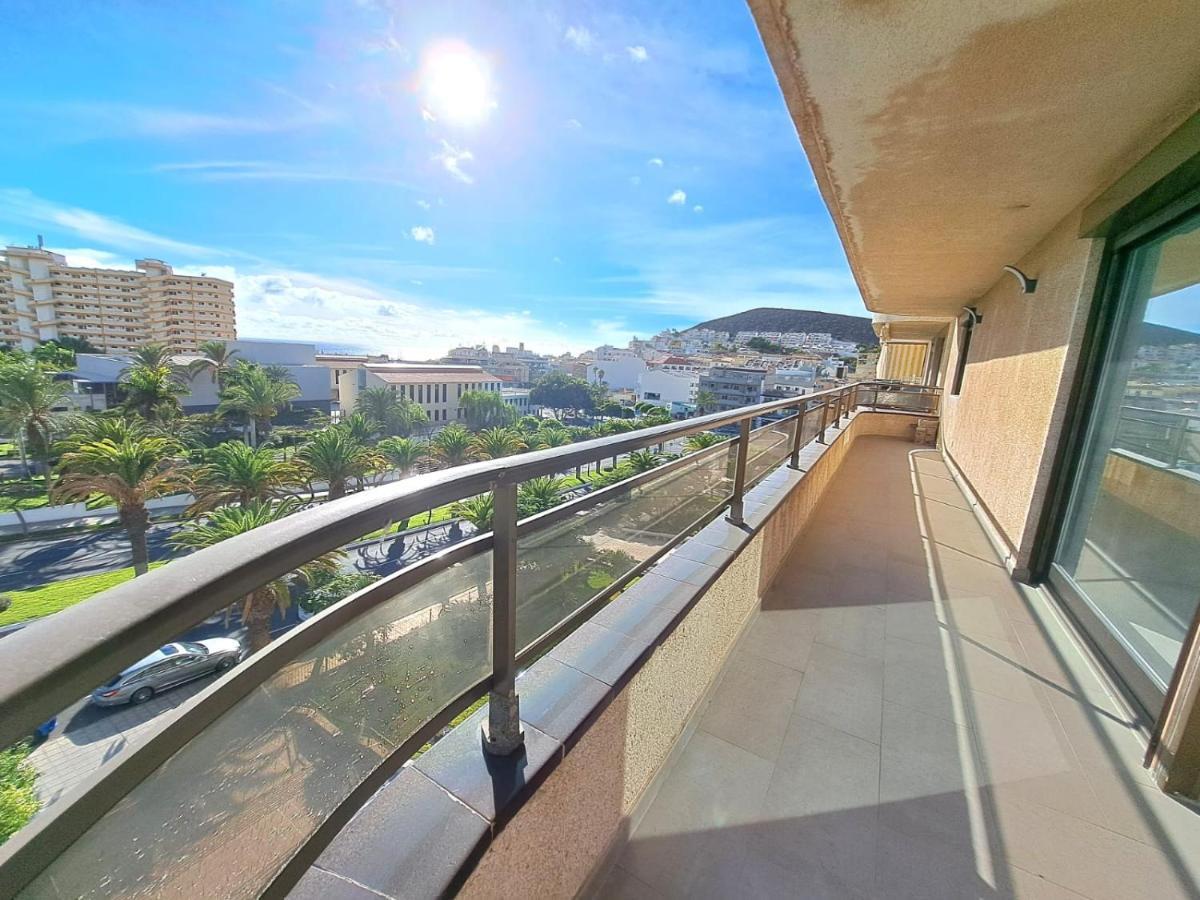 Newly Reformed 2 Bedroom Apartment In The Center Of Los Cristianos Los Cristianos  Buitenkant foto