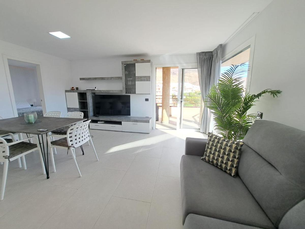 Newly Reformed 2 Bedroom Apartment In The Center Of Los Cristianos Los Cristianos  Buitenkant foto