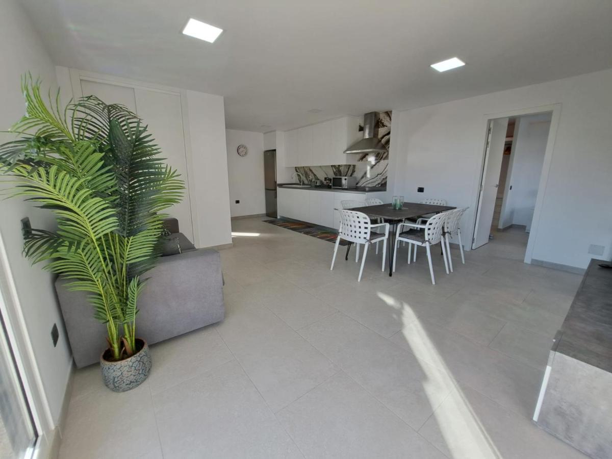Newly Reformed 2 Bedroom Apartment In The Center Of Los Cristianos Los Cristianos  Buitenkant foto