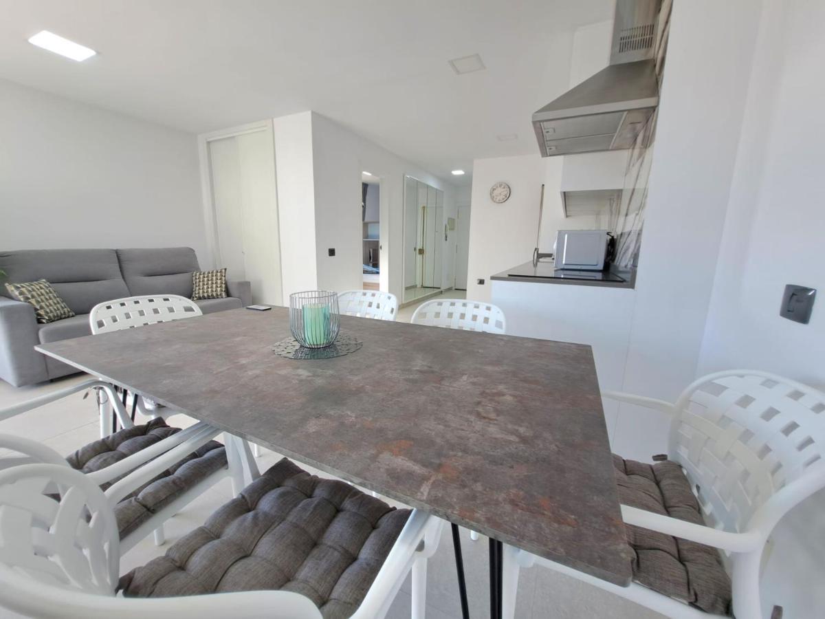 Newly Reformed 2 Bedroom Apartment In The Center Of Los Cristianos Los Cristianos  Buitenkant foto