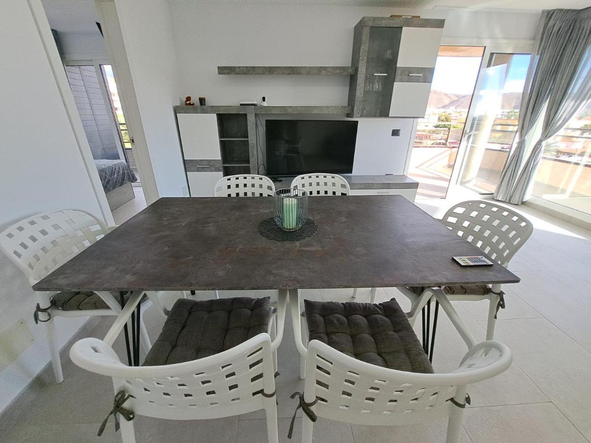 Newly Reformed 2 Bedroom Apartment In The Center Of Los Cristianos Los Cristianos  Buitenkant foto
